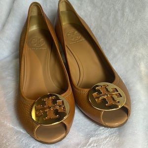 Tory Burch Shoes Sz 8 Tan  color